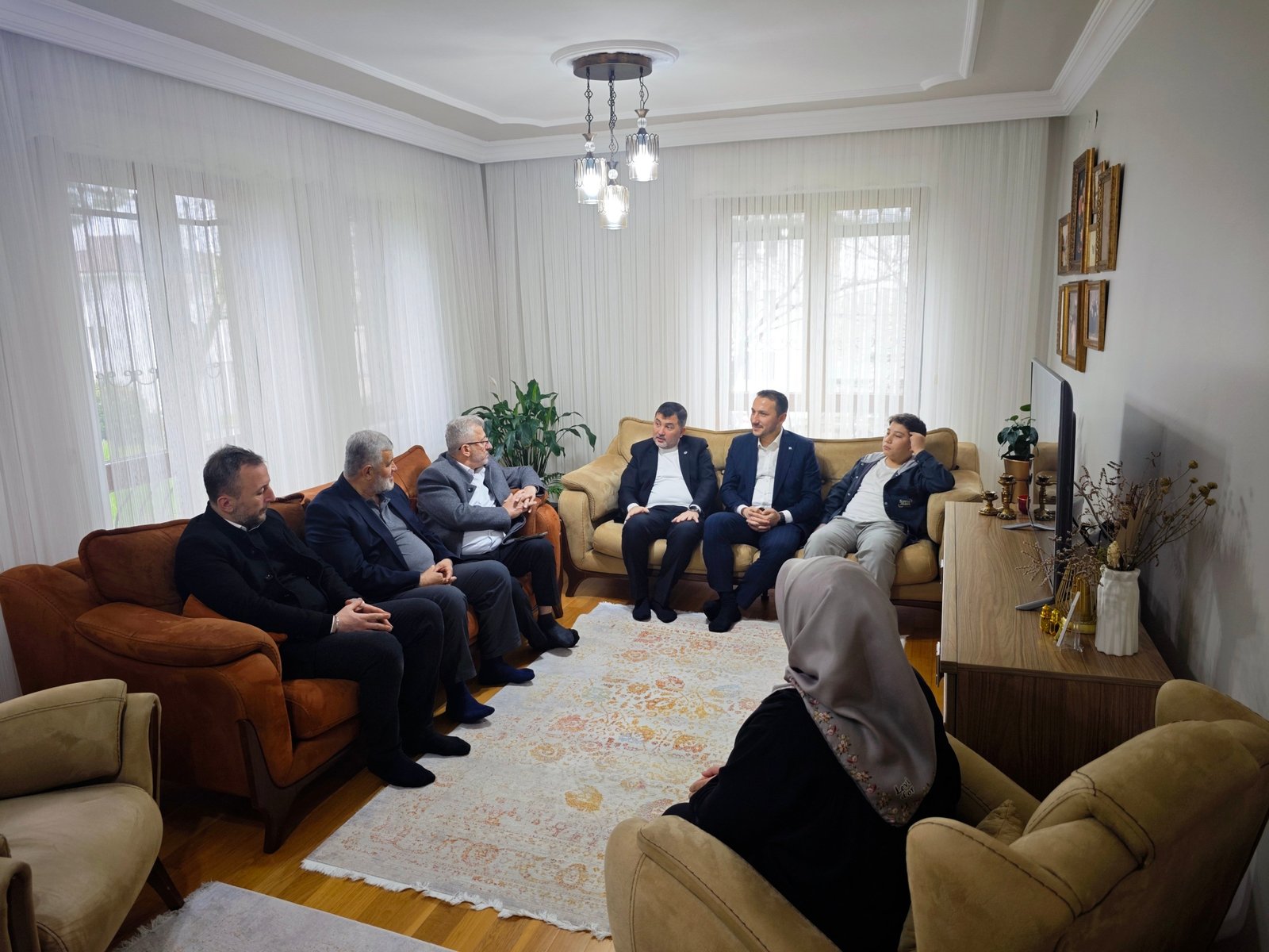 Öztürk ve Şengüloğlu, bayramda şehit ailelerini yalnız bırakmadı