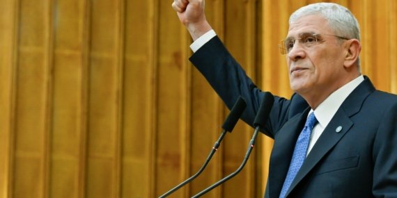 Dervişoğlu’ndan Kurtulmuş’a sert tepki: “Türkiye’yi darbeyle mi tehdit ediyorsun?”